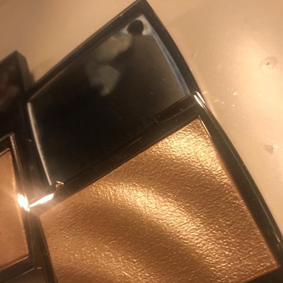 🌟ABH X Amrezy Highlighter - LTD - Picture 6 of 7